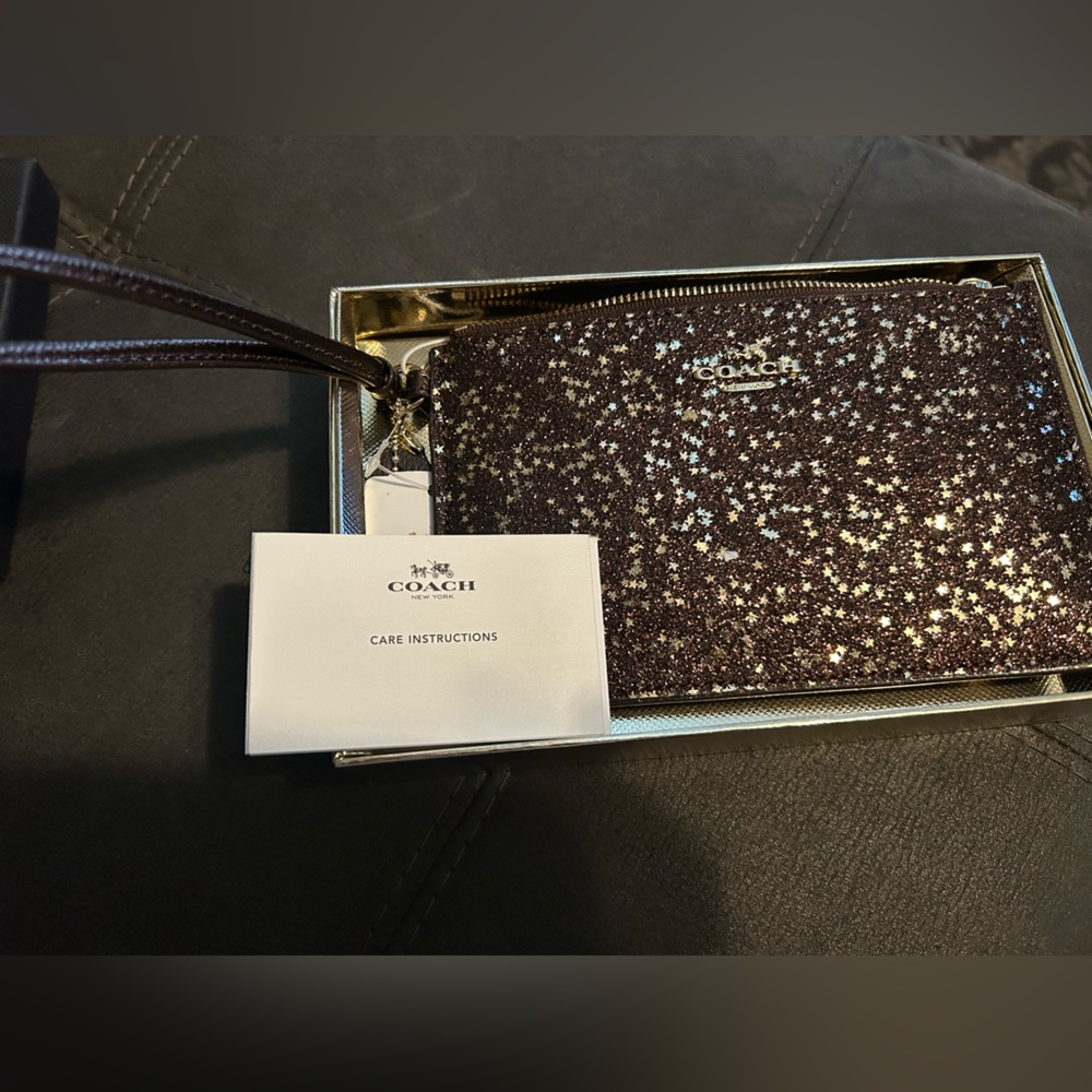 Coach wristlet - Picture 4 of 4